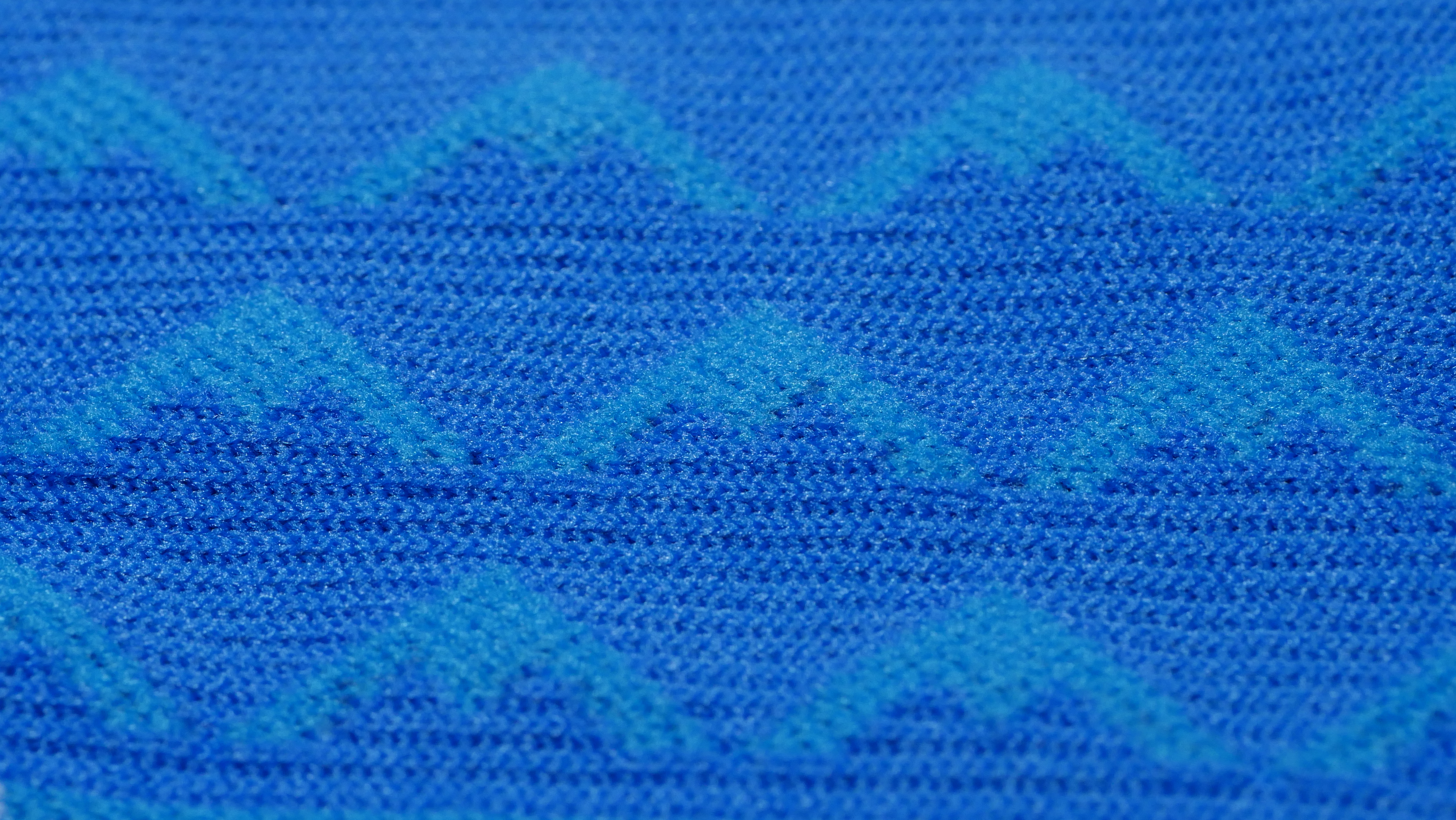 Aerodynamic socks have a 3D structure to make them more aerodynamic.