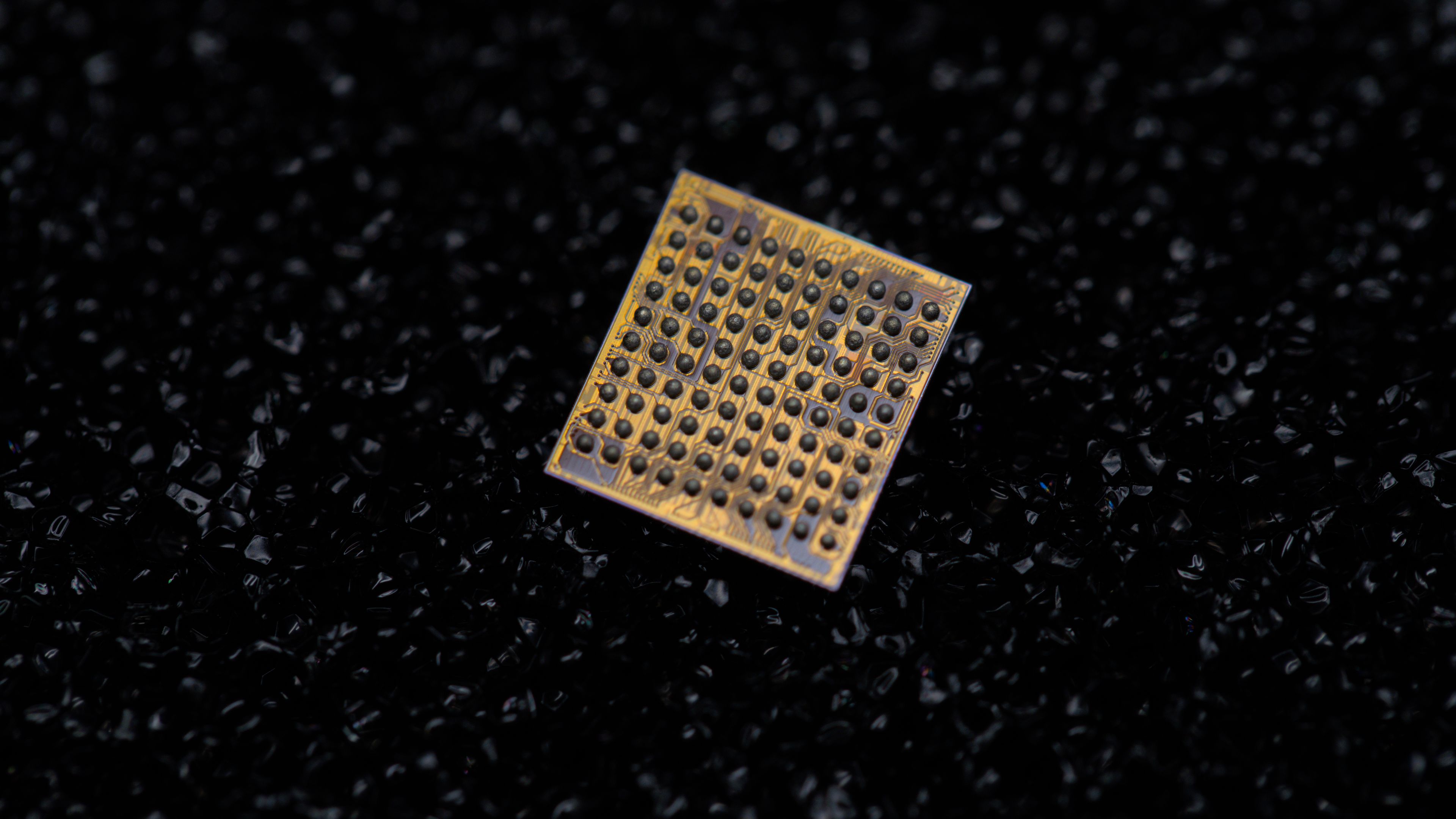 The bottom side of the STM32F7 MCU inside the Zaunkoenig M2S.